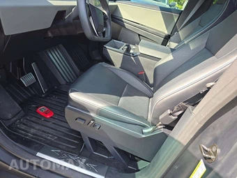 2025 Tesla Cybertruck Cyberbeast Crew Cab Medium Bed - miniatura 6