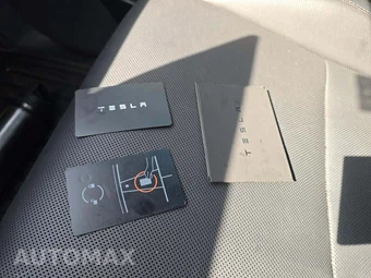 2025 Tesla Cybertruck Cyberbeast Crew Cab Medium Bed - miniatura 8