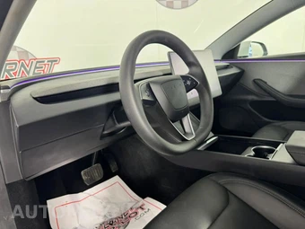 2025 Tesla Model 3 - miniatura 10