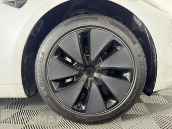 2025 Tesla Model 3 - miniatura 47
