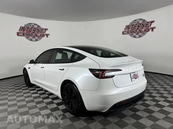 2025 Tesla Model 3 - miniatura 5