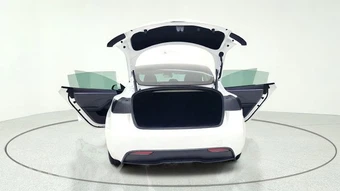 2025 Tesla Model 3 Long Range - miniatura 17
