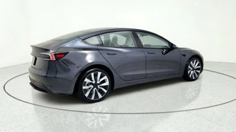 2025 Tesla Model 3 Long Range - miniatura 9