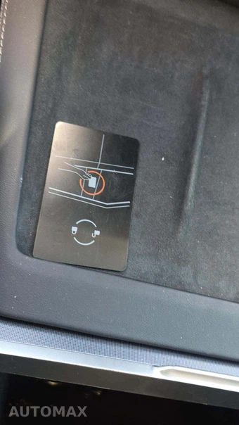 2025 Tesla Model 3 Long Range - miniatura 18