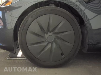 2025 Tesla Model 3 Long Range - miniatura 9