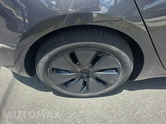 2025 Tesla Model 3 Long Range - miniatura 10