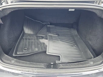 2025 Tesla Model 3 Long Range - miniatura 16