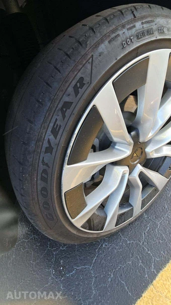 2025 Tesla Model 3 Long Range - miniatura 25