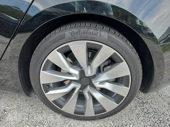 2025 Tesla Model 3 Long Range - miniatura 11