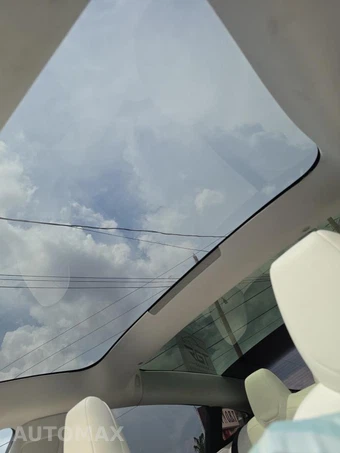 2025 Tesla Model 3 Long Range - miniatura 17