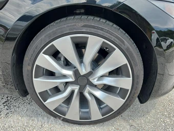 2025 Tesla Model 3 Long Range - miniatura 9
