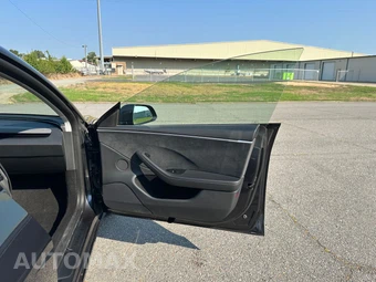 2025 Tesla Model 3 Long Range - miniatura 23