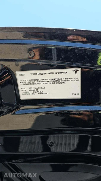 2025 Tesla Model 3 Performance - miniatura 23