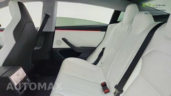 2025 Tesla Model 3 Performance – miniatura 28
