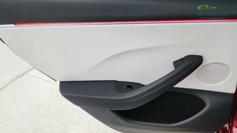 2025 Tesla Model 3 Performance – miniatura 31
