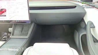2025 Tesla Model 3 Performance – miniatura 36