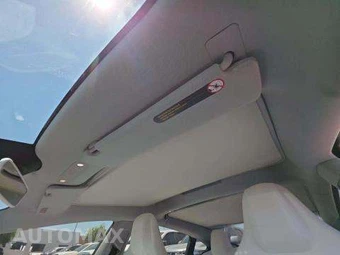 2025 Tesla Model 3 Performance – miniatura 11