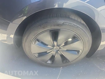 2025 Tesla Model 3 Standard - miniatura 10