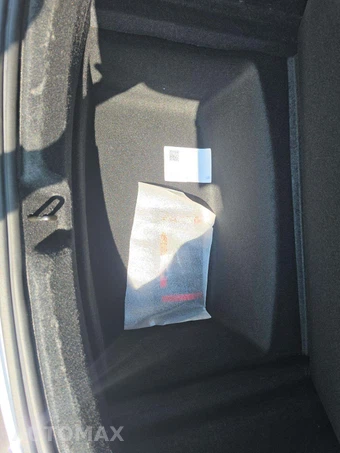 2025 Tesla Model 3 Standard - miniatura 12