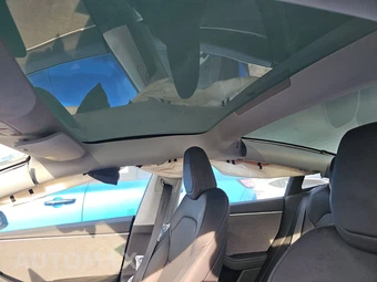 2025 Tesla Model 3 Standard - miniatura 17