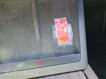 2025 Tesla Model S - miniatura 8