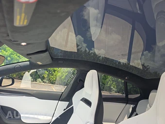 2025 Tesla Model S Plaid - miniatura 17