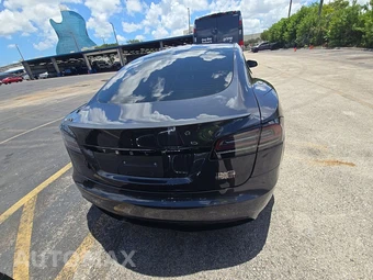 2025 Tesla Model S Plaid - miniatura 5