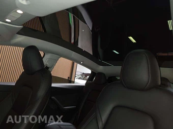 2025 Tesla Model Y Long Range - miniatura 11