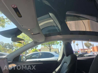 2025 Tesla Model Y Long Range - miniatura 11