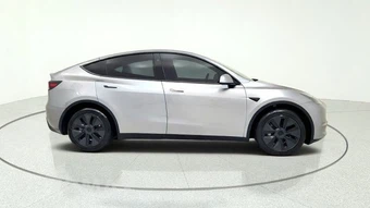 2025 Tesla Model Y Long Range - miniatura 10