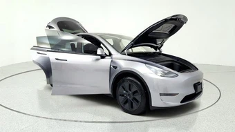 2025 Tesla Model Y Long Range - miniatura 11