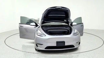 2025 Tesla Model Y Long Range - miniatura 12
