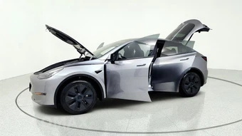 2025 Tesla Model Y Long Range - miniatura 14