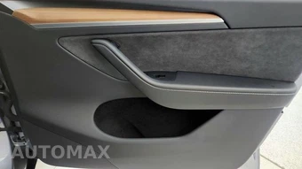 2025 Tesla Model Y Long Range - miniatura 36