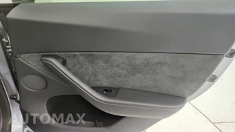 2025 Tesla Model Y Long Range - miniatura 40