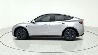 2025 Tesla Model Y Long Range - miniatura 5