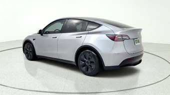 2025 Tesla Model Y Long Range - miniatura 6