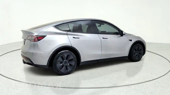 2025 Tesla Model Y Long Range - miniatura 9