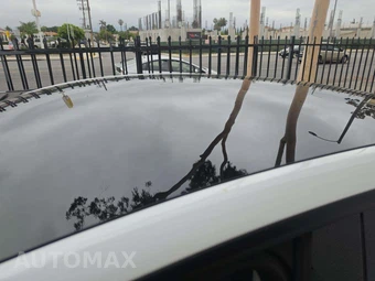 2025 Tesla Model Y Long Range - miniatura 12
