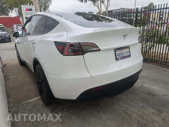 2025 Tesla Model Y Long Range - miniatura 2