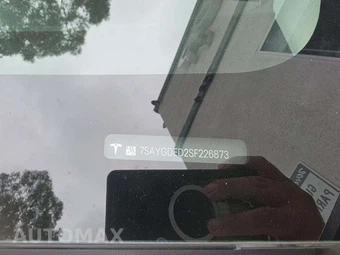 2025 Tesla Model Y Long Range - miniatura 5
