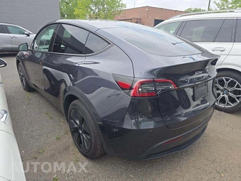 2025 Tesla Model Y Long Range - miniatura 2