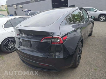 2025 Tesla Model Y Long Range - miniatura 3