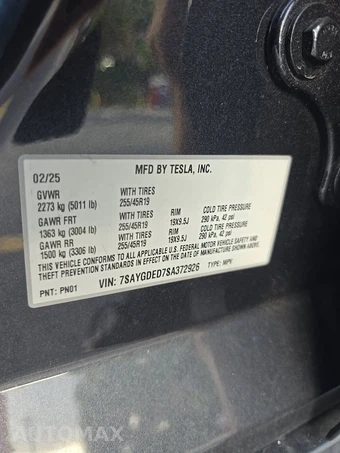 2025 Tesla Model Y Long Range – miniatura 14
