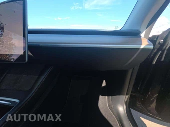 2025 Tesla Model Y Long Range - miniatura 16