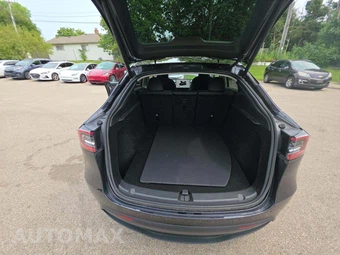 2025 Tesla Model Y Long Range - miniatura 11
