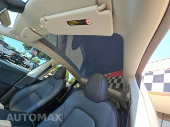 2025 Tesla Model Y Performance – miniatura 8