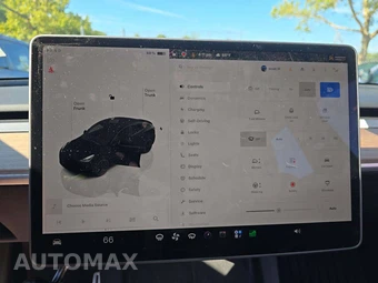 2025 Tesla Model Y Performance - miniatura 10