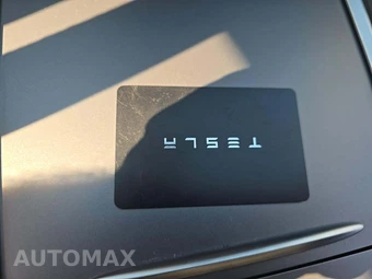 2025 Tesla Model Y Performance - miniatura 8