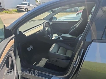 2025 Tesla Model Y Performance - miniatura 13